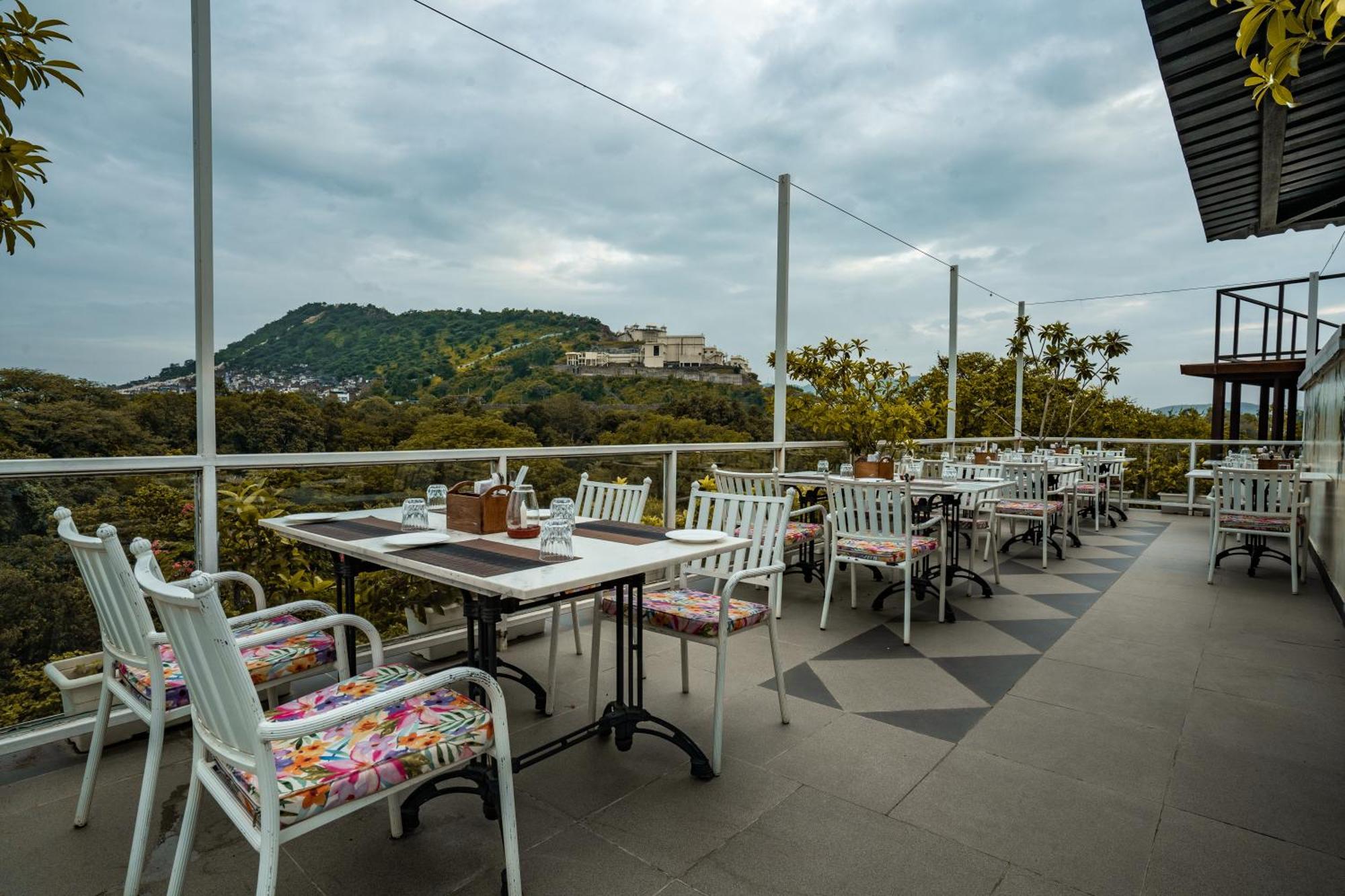 Tripli Hotels Shiv Villas Udajpur Exteriér fotografie